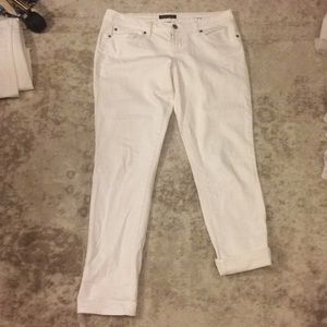 White skinny Jeans